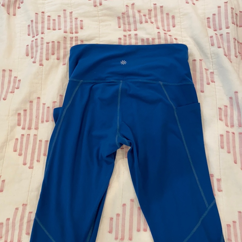 Athleta Salutation Stash Legging